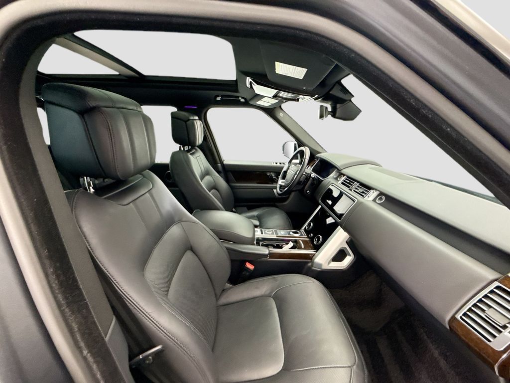 Thumbnail: 2021 Land Rover Range Rover - 18