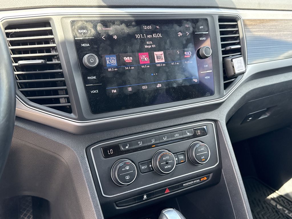 2018 Volkswagen Atlas 3.6L V6 SE Black at Durrett Motor Company