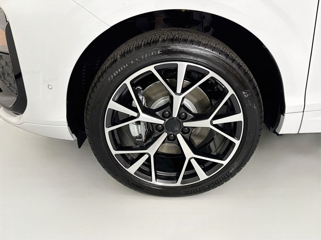 Thumbnail: 2026 Audi Q3 - 32