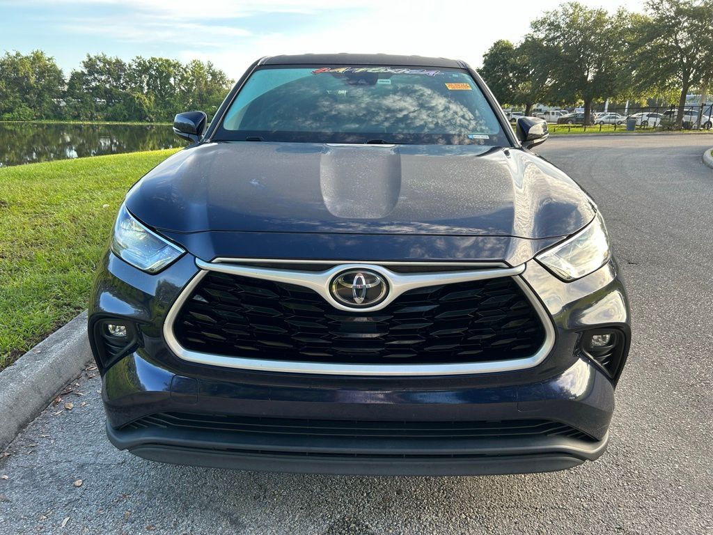 Thumbnail: 2021 Toyota Highlander - 8