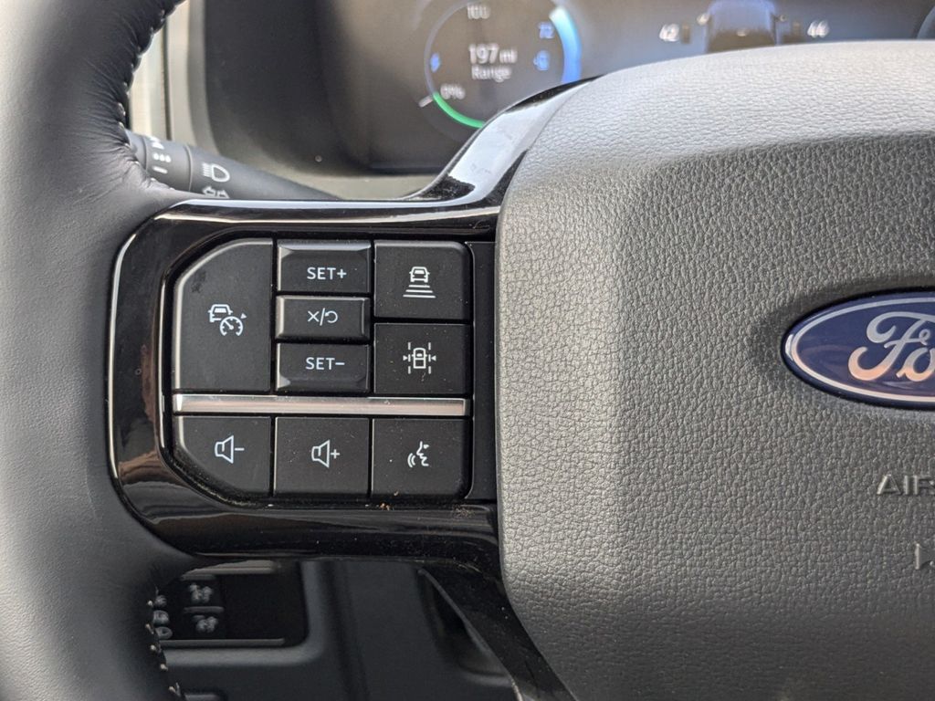 2025 Ford F-150 Lightning Platinum