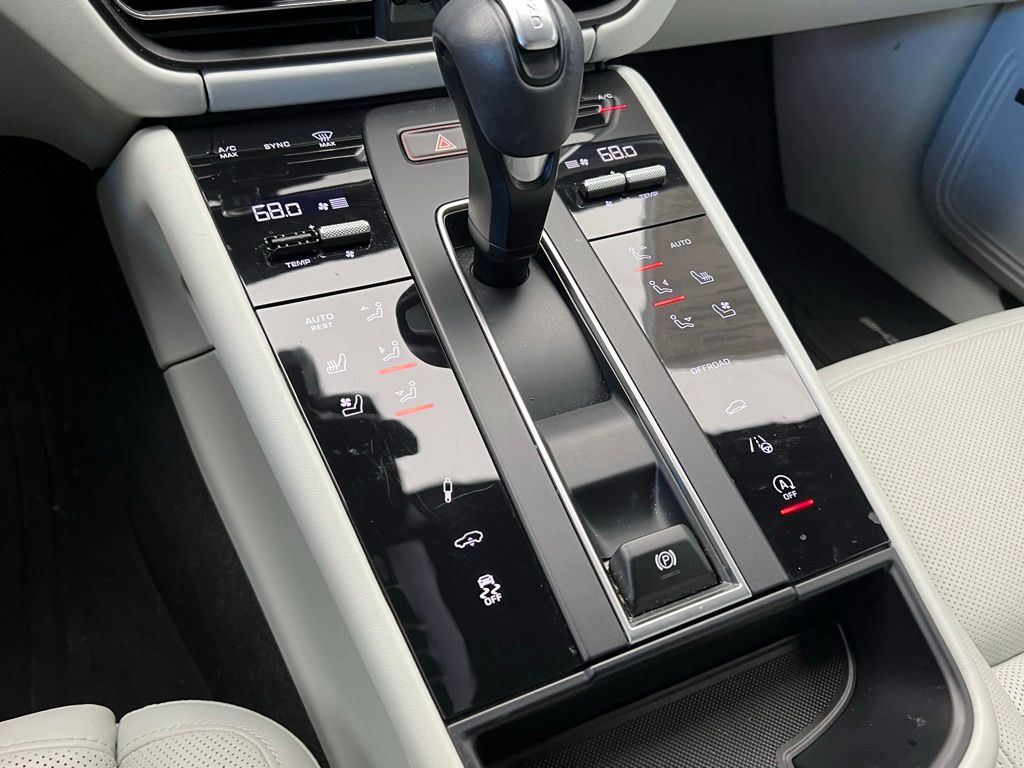 Thumbnail: 2024 Porsche Macan - 11