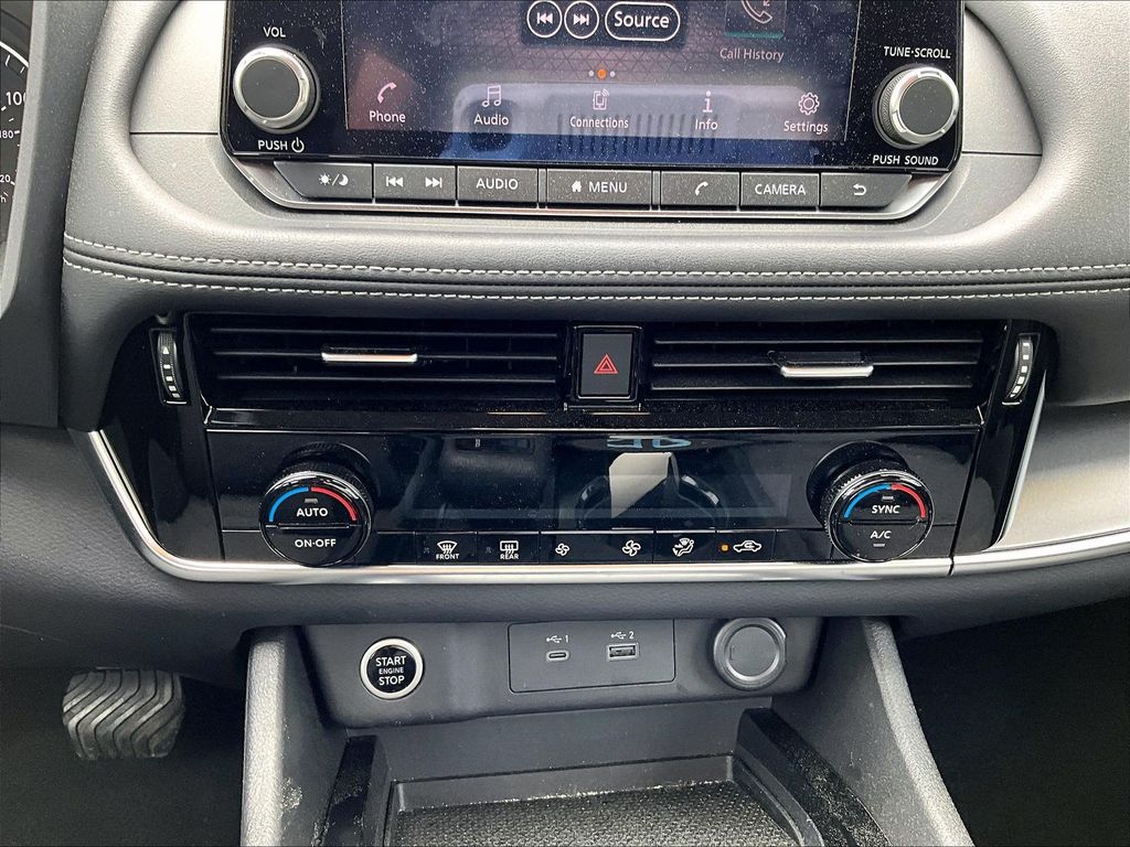2022 Nissan Rogue — photo 26
