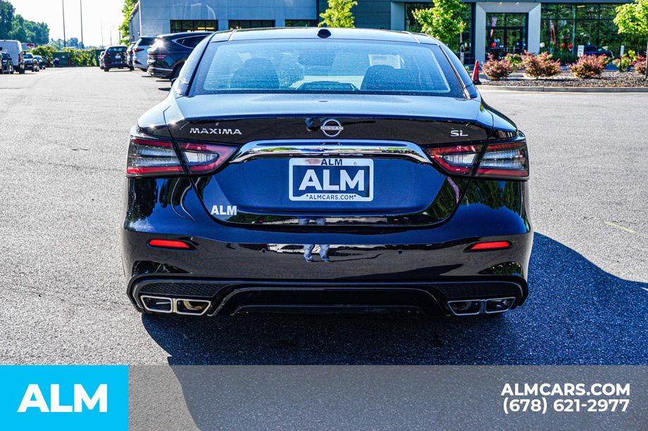Used 2023 Black Nissan 3.5 SL image 11