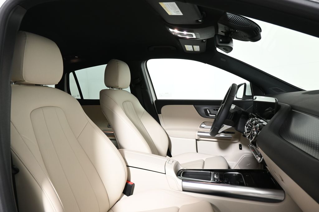 Thumbnail: 2025 Mercedes-Benz GLA - 28