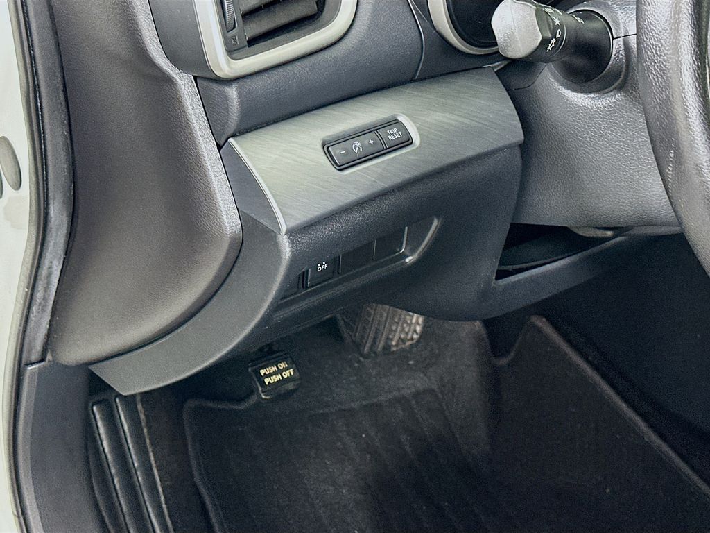 Thumbnail: 2017 Nissan Maxima - 10