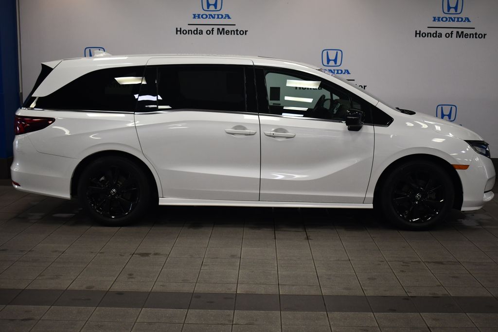 Thumbnail: 2023 Honda Odyssey - 9