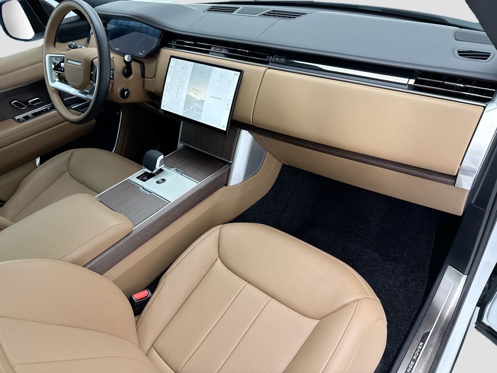 Thumbnail: 2025 Land Rover Range Rover - 16