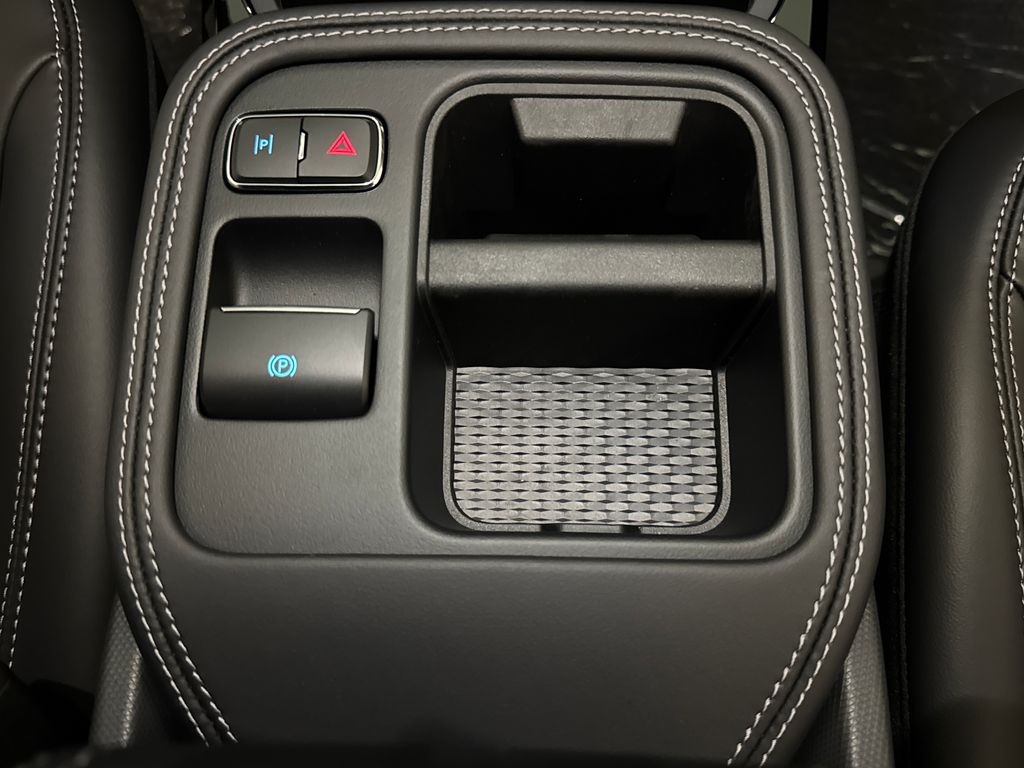 New 2026 Black Ford Select image 11