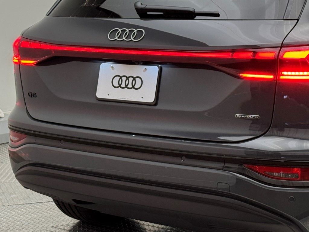 2025 Audi e-tron Premium 11