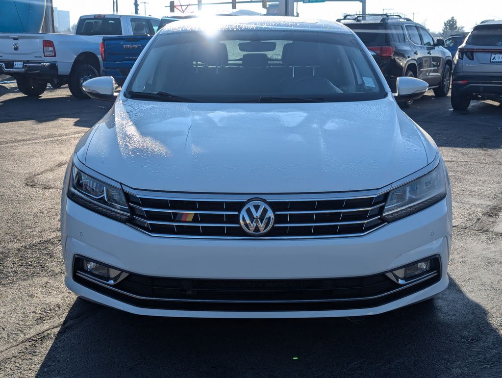 2018 Volkswagen Passat 2.0T SE w/Technology 12