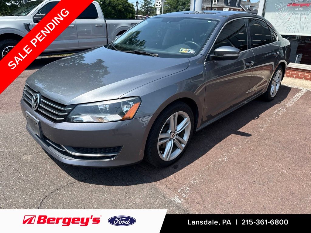 Platinum Gray Metallic 2014 Volkswagen Passat Sedan Front-Wheel Drive 6-Speed Automatic