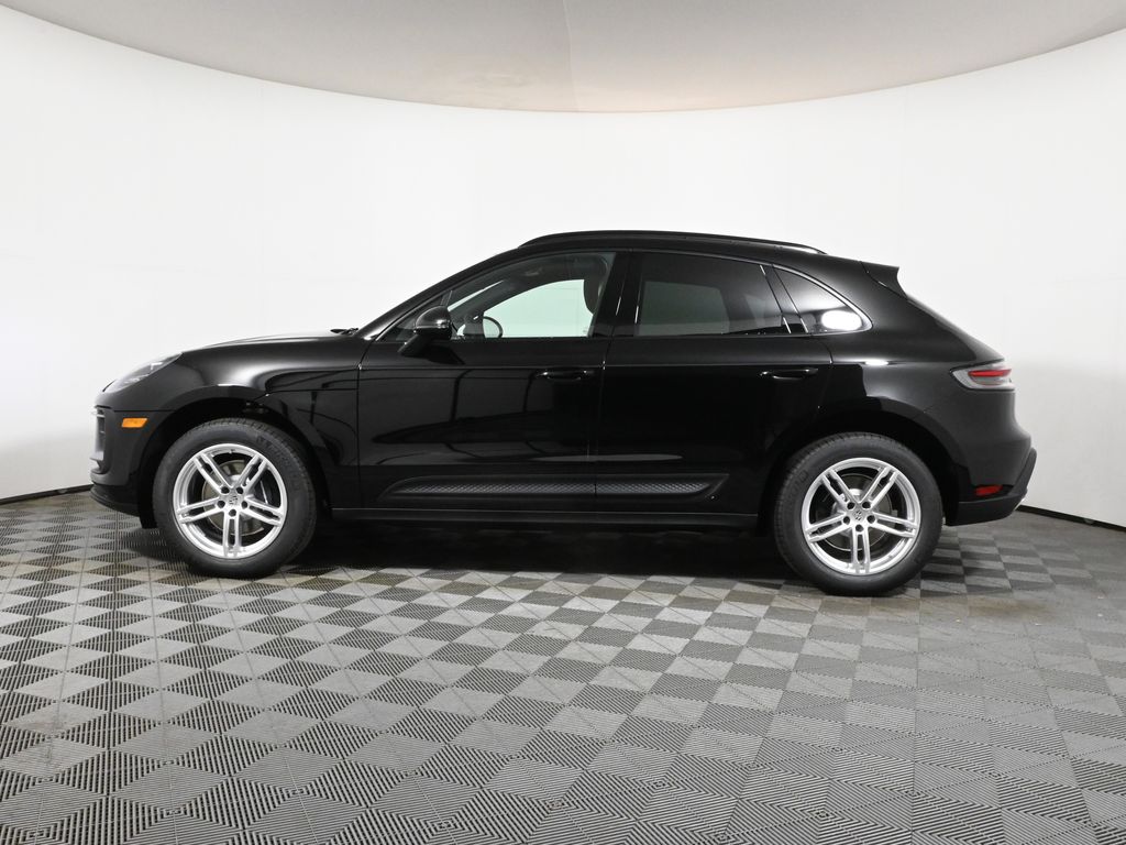 Thumbnail: 2026 Porsche Macan - 2