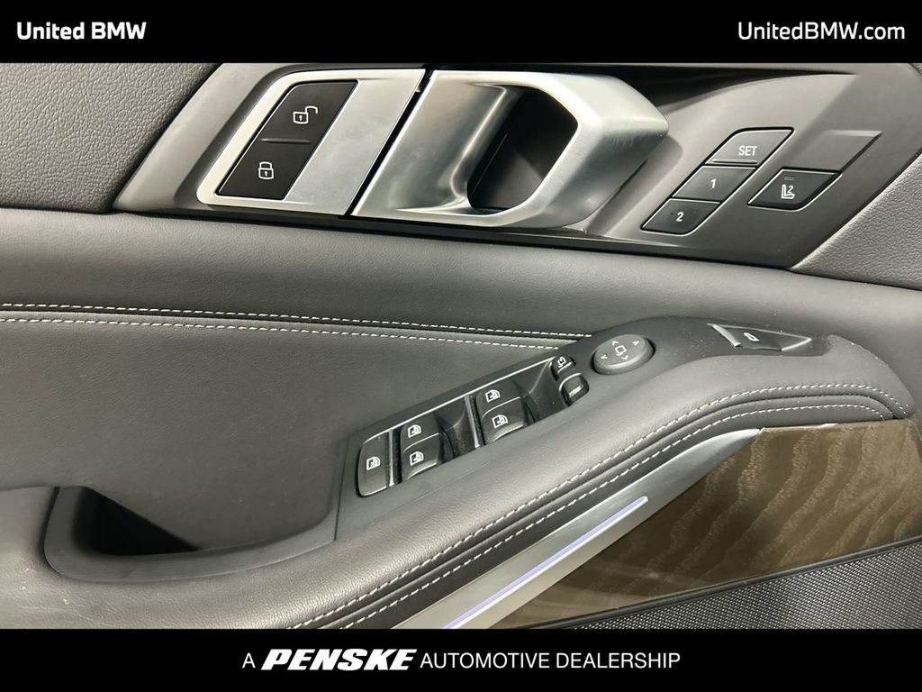 Thumbnail: 2022 BMW X5 - 11