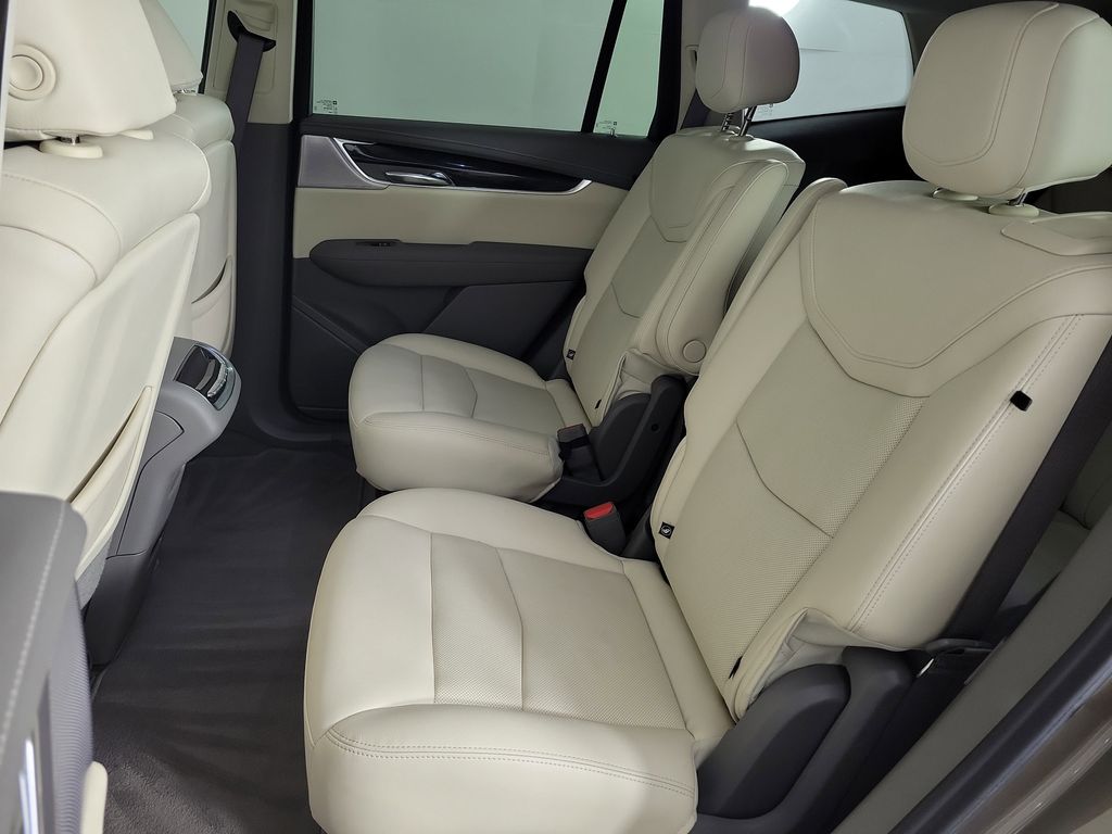 2023 Cadillac XT6 Premium Luxury - 11