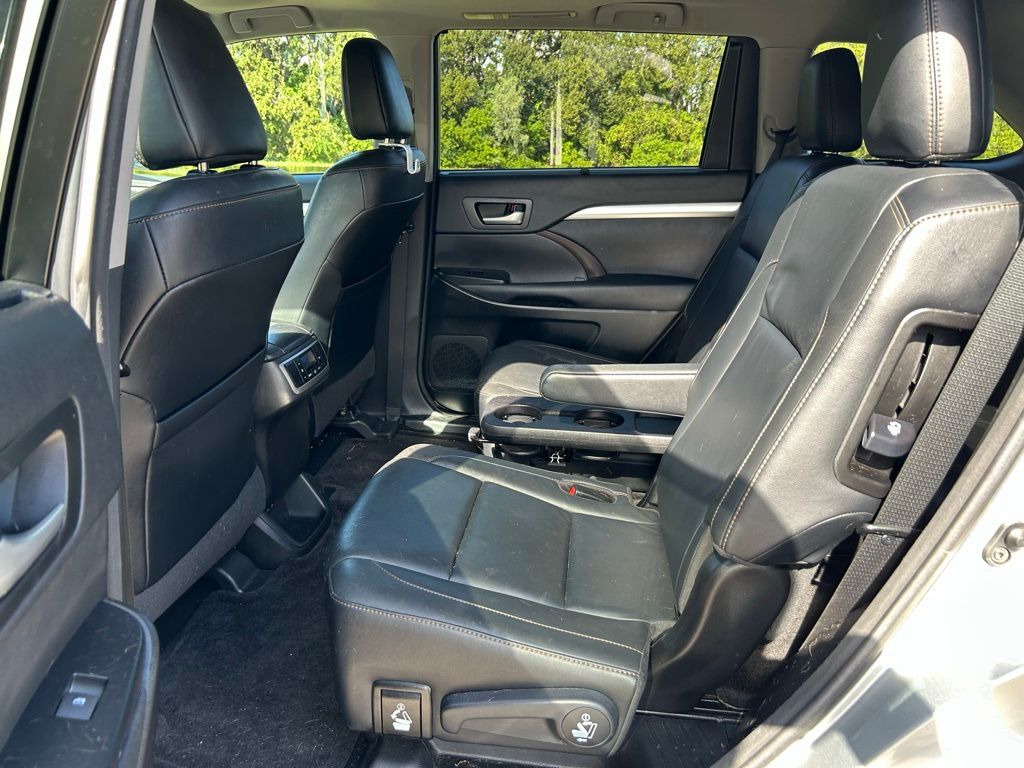 Thumbnail: 2017 Toyota Highlander - 14