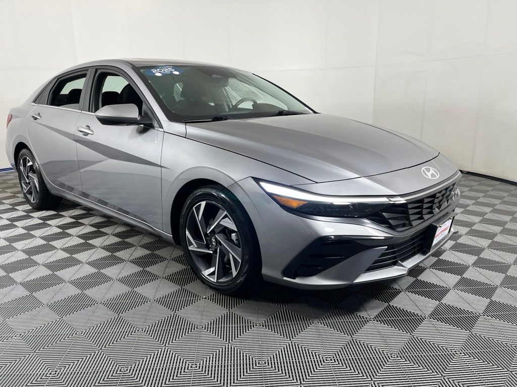 Thumbnail: 2025 Hyundai Elantra - 6
