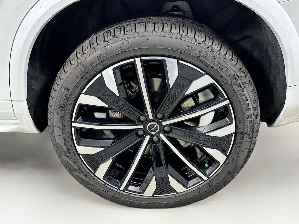 2026 Volvo XC90 Plus - Photo 24