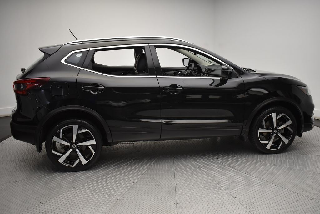 2020 Nissan Rogue Sport SL 4