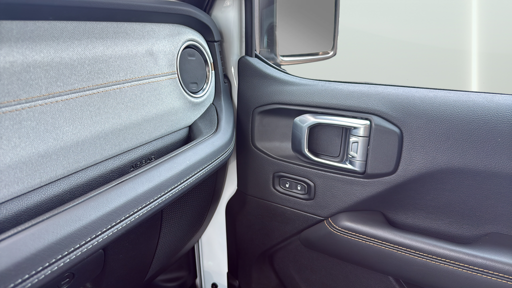 Used 2025 Jeep Wrangler SUV