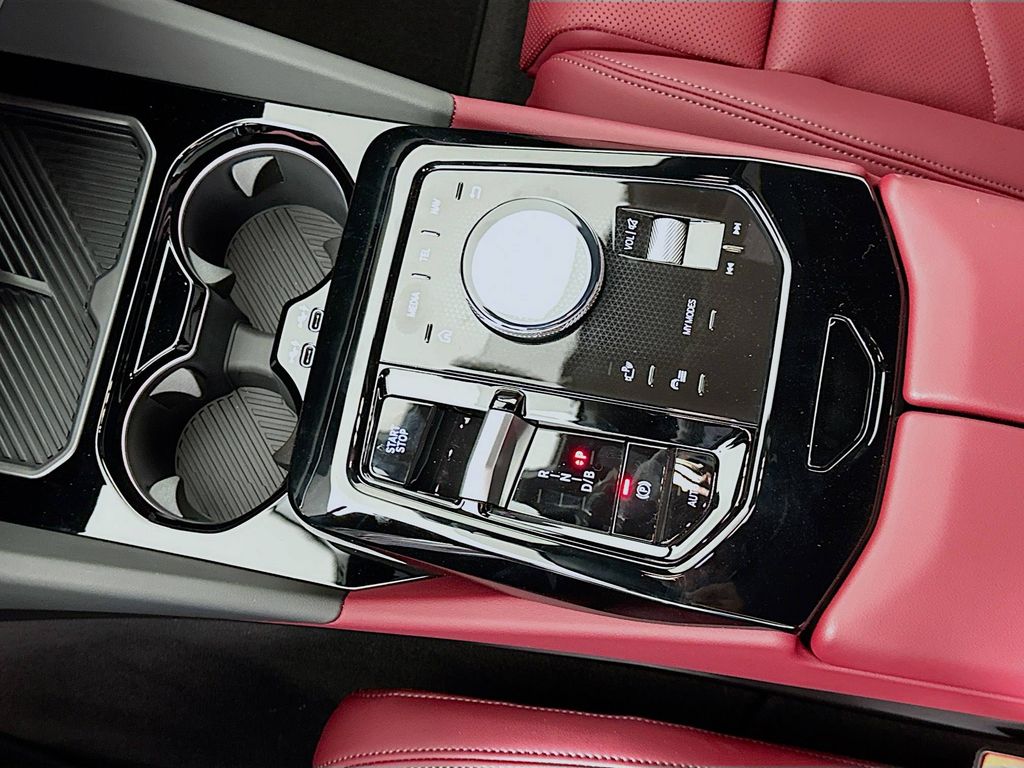 Thumbnail: 2026 BMW i5 - 15