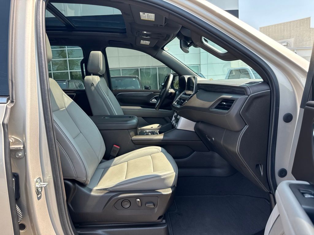 Used 2023 Beige GMC SLT image 16