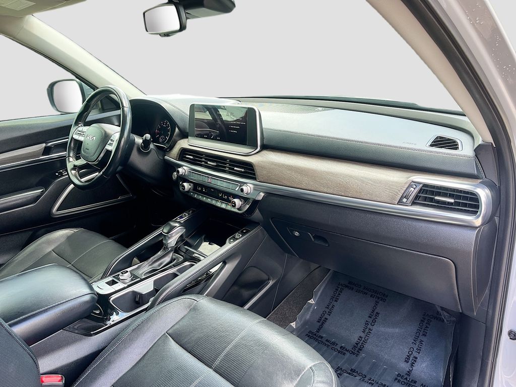 Used 2022 Gray Kia EX image 32