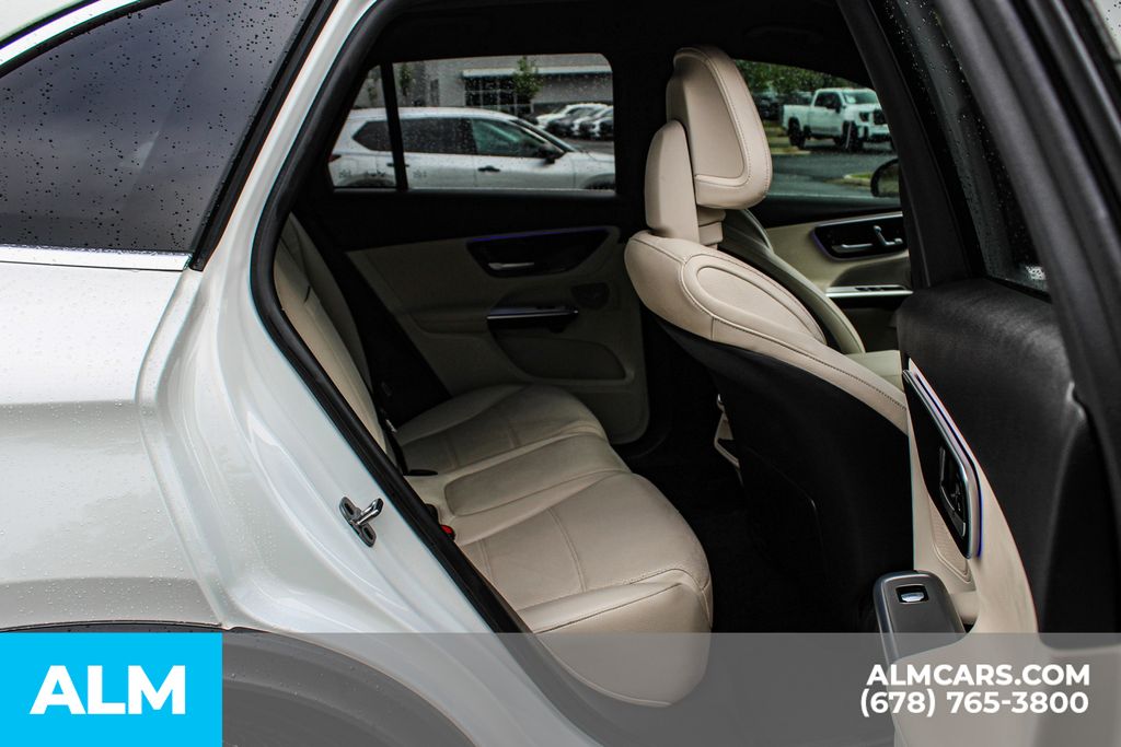 Used 2025 White Mercedes-Benz GLC 350e image 17