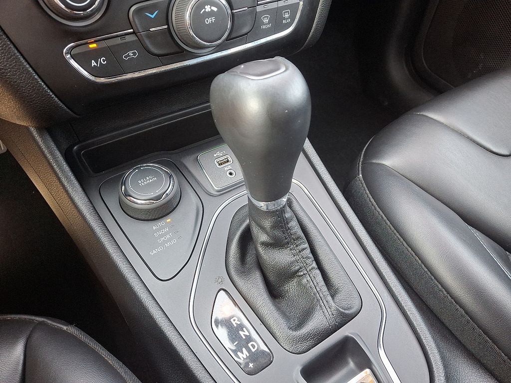 2019 Jeep Cherokee Latitude 15