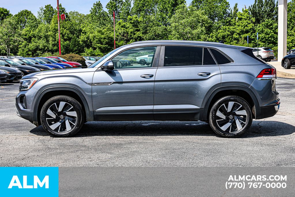 Used 2024 Gray Volkswagen 2.0T SE w/Technology image 9
