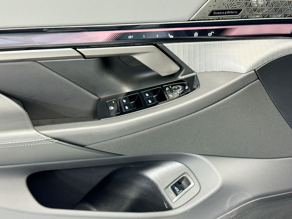 Thumbnail: 2026 BMW i5 - 22