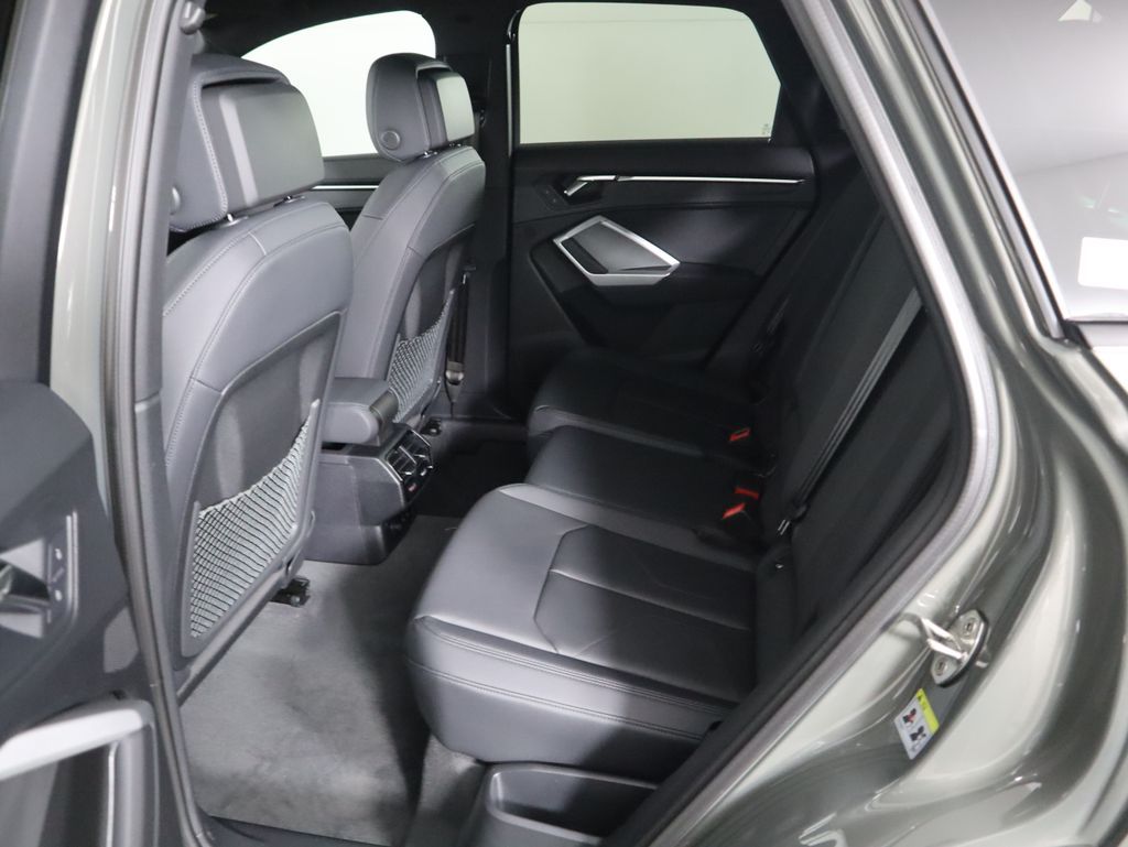 Thumbnail: 2025 Audi Q3 - 22