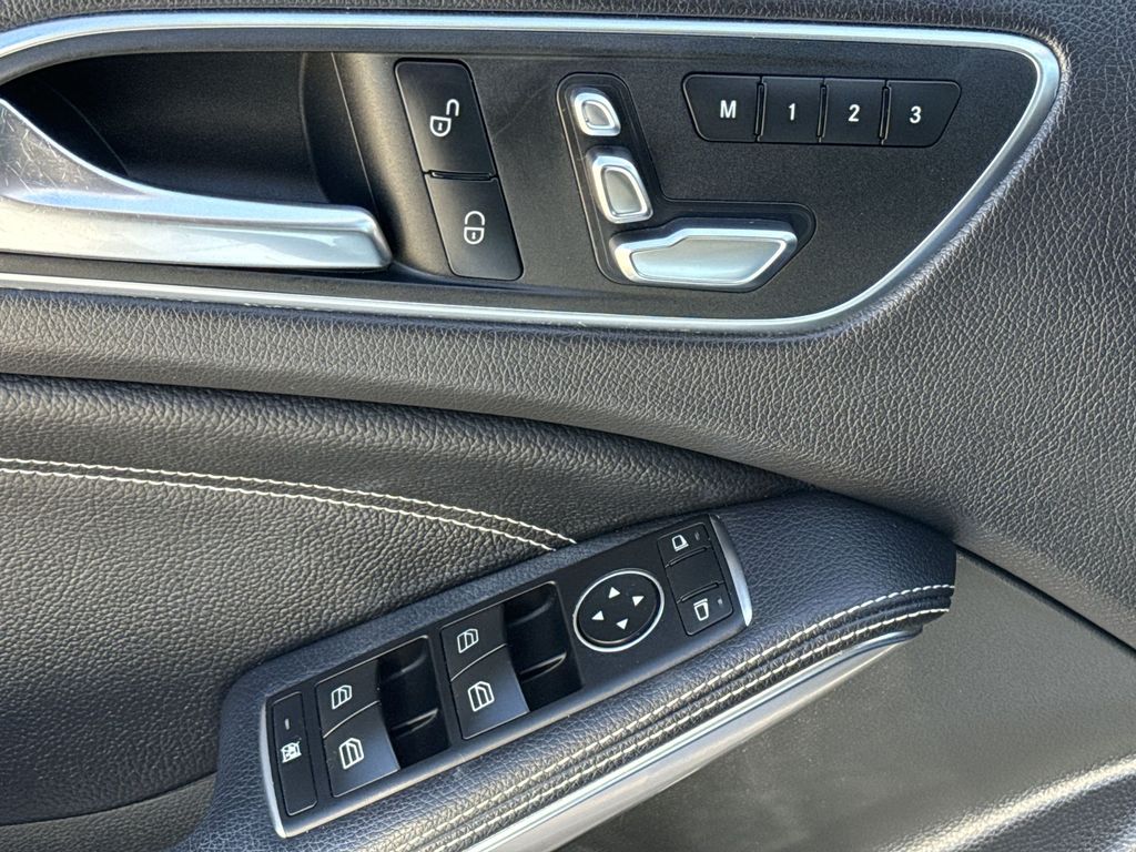 Thumbnail: 2019 Mercedes-Benz GLA - 15