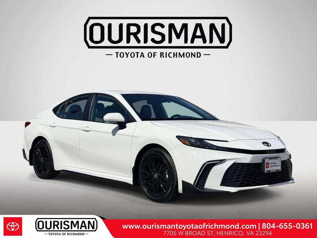2025 Toyota Camry SE FWD