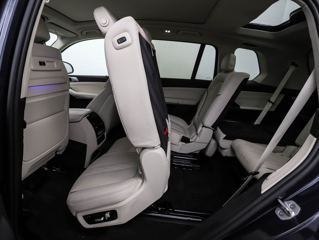 Thumbnail: 2022 BMW X7 - 25