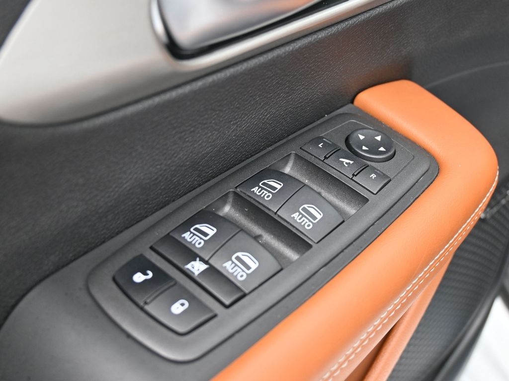 Used 2024 Bright White Clearcoat Chrysler Pinnacle image 37