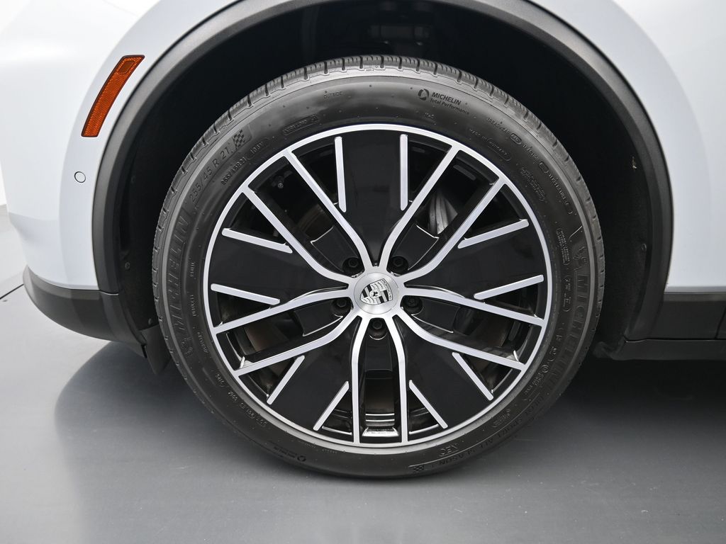 Certified Used 2025 White Porsche  image 9