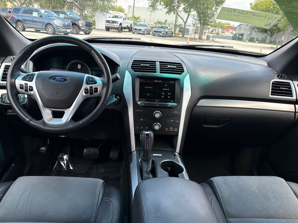 Used 2015 White Ford XLT image 6