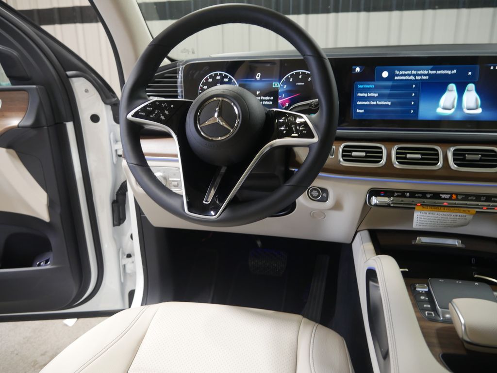 Thumbnail: 2026 Mercedes-Benz GLE - 28