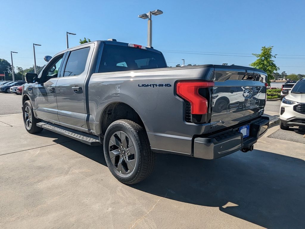 2025 Ford F-150 Lightning Flash