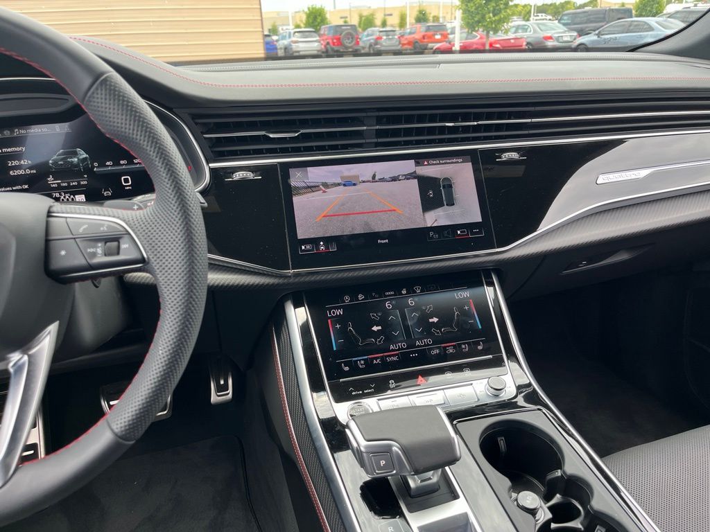 Thumbnail: 2026 Audi Q8 - 19
