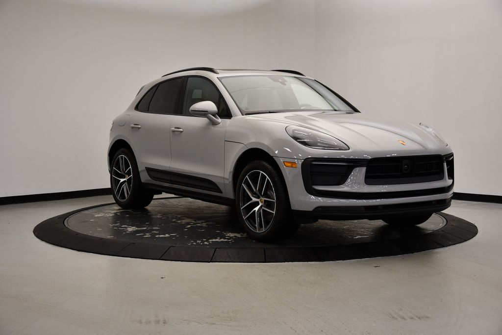 Thumbnail: 2025 Porsche Macan - 7