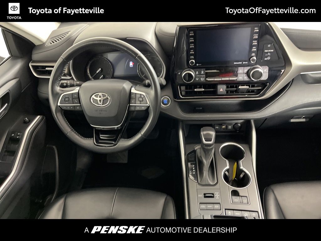 Thumbnail: 2021 Toyota Highlander - 5