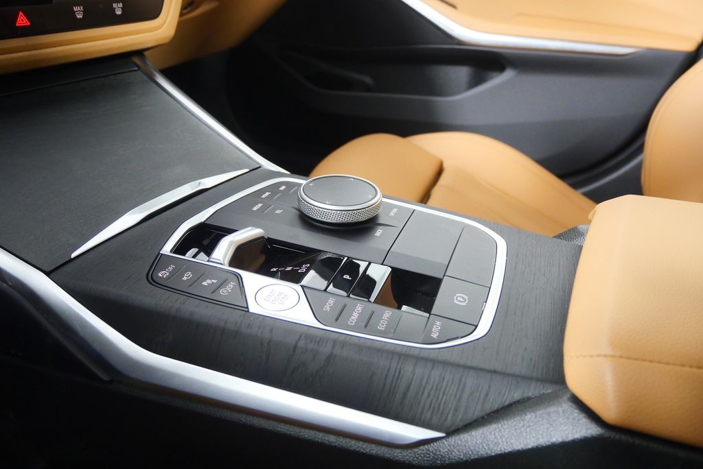 Thumbnail: 2024 BMW 3 Series - 27