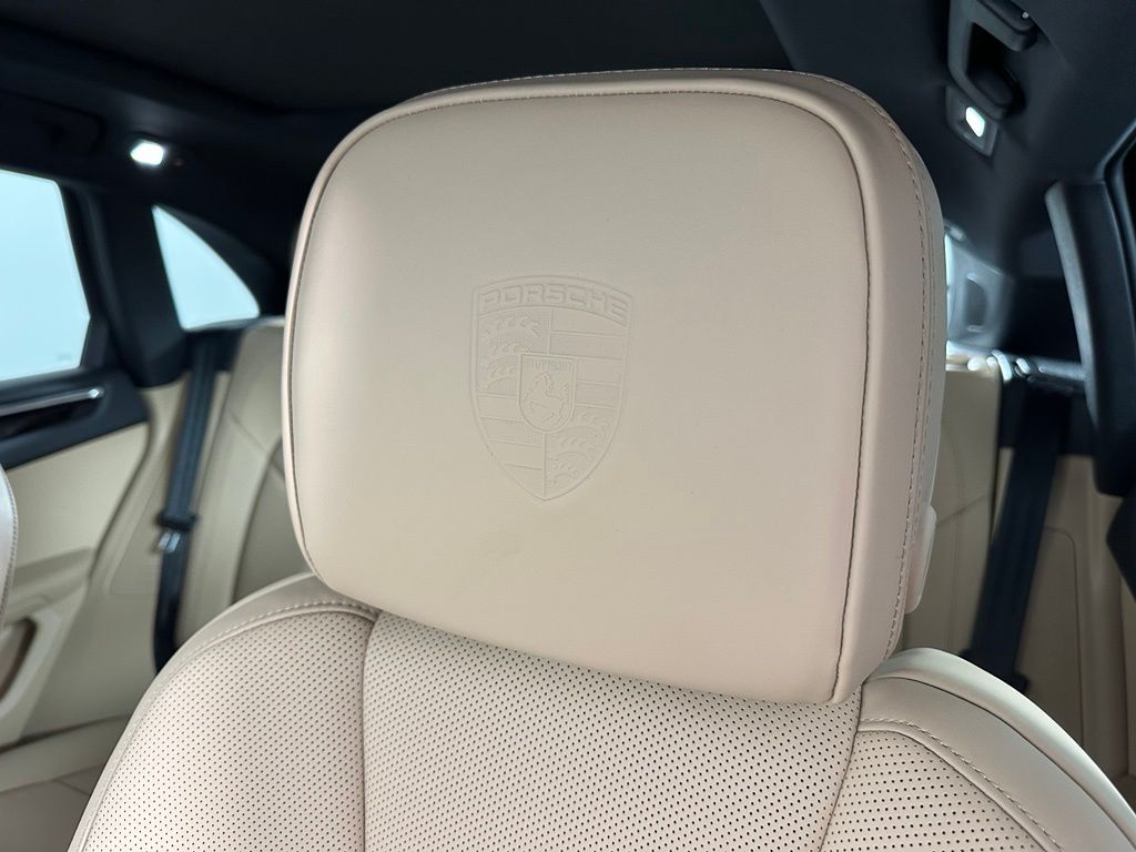 Thumbnail: 2026 Porsche Macan - 23