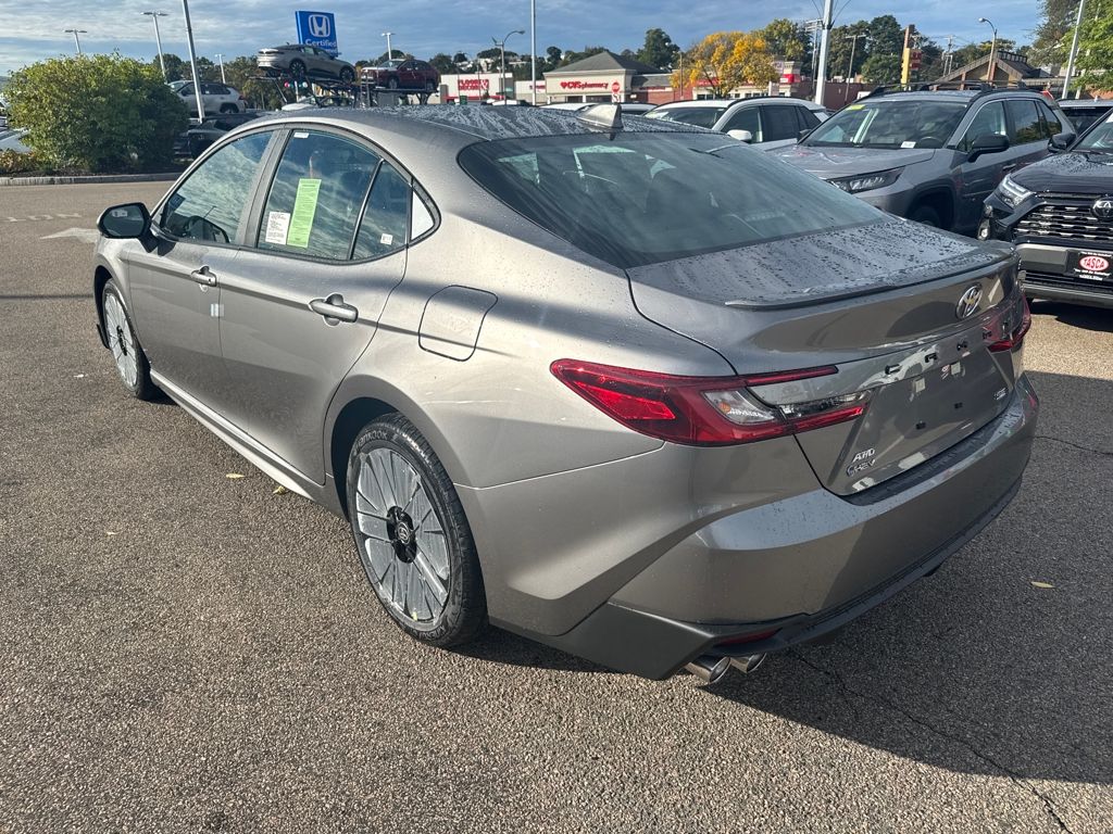 2026 Toyota Camry SE photo 4