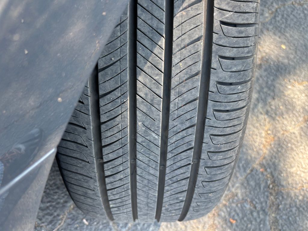 Thumbnail: 2025 Toyota Camry - 32