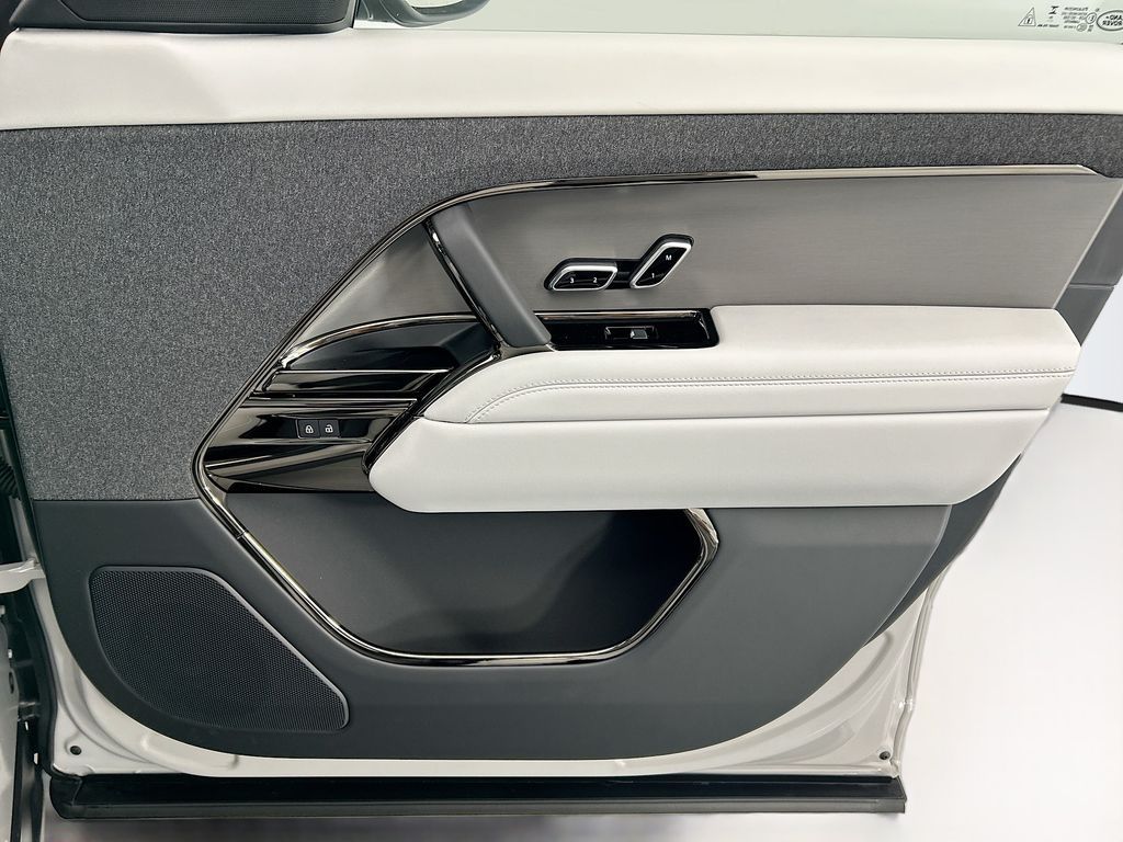 Thumbnail: 2026 Land Rover Range Rover Sport - 24
