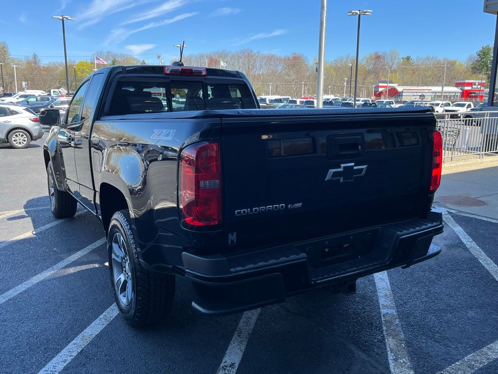 View vehicle photo 5
