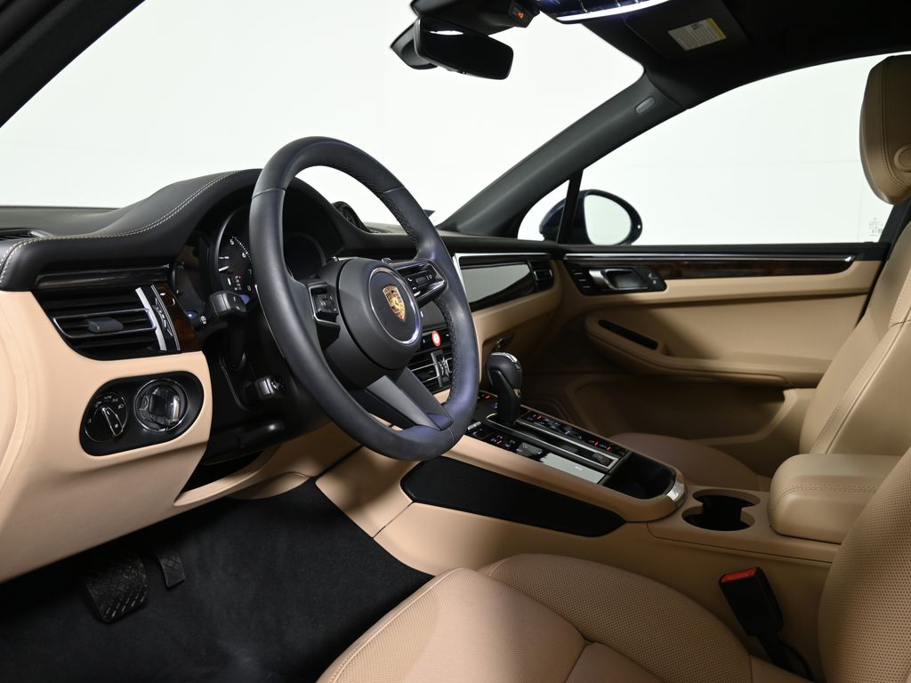 Thumbnail: 2025 Porsche Macan - 4